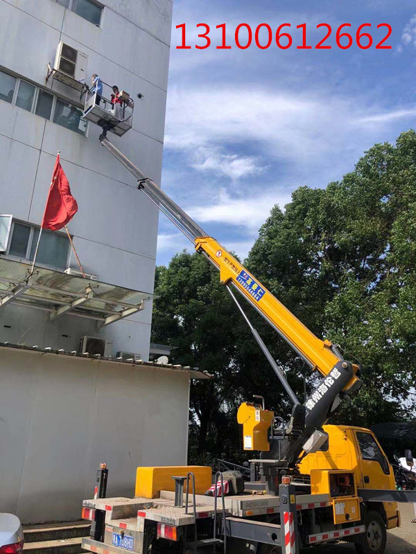 武汉18米吊篮升降车安装空调外机施工现场